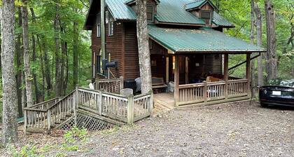 Entire cabin in Lost City, West Virginia