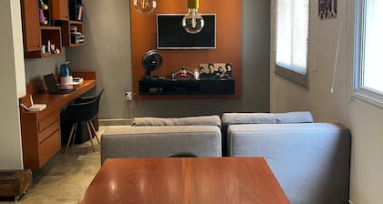 MODERN APARTMENT IN THE CENTER OF PATOS DE MINAS, AIR CONDITIONED AND WITH EXCLUSIVE ENTRANCE.