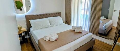 Business Room | Free WiFi