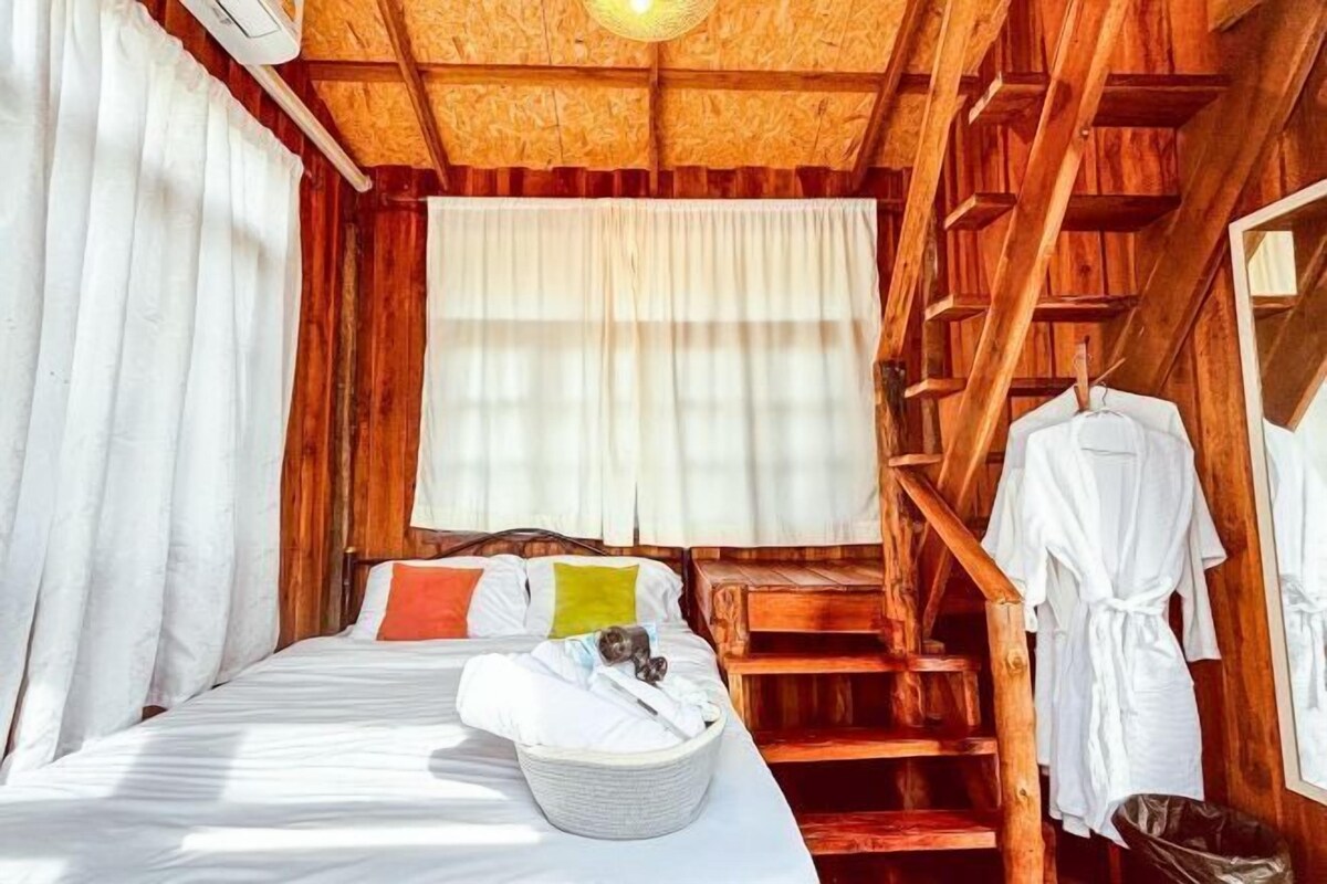 WiFi (free), individually decorated, individually furnished, bed sheets