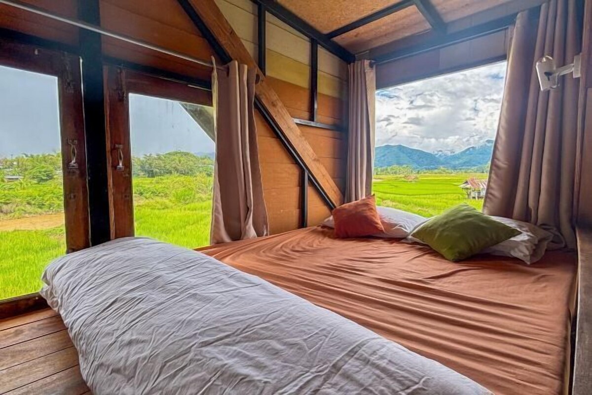 WiFi (free), individually decorated, individually furnished, bed sheets