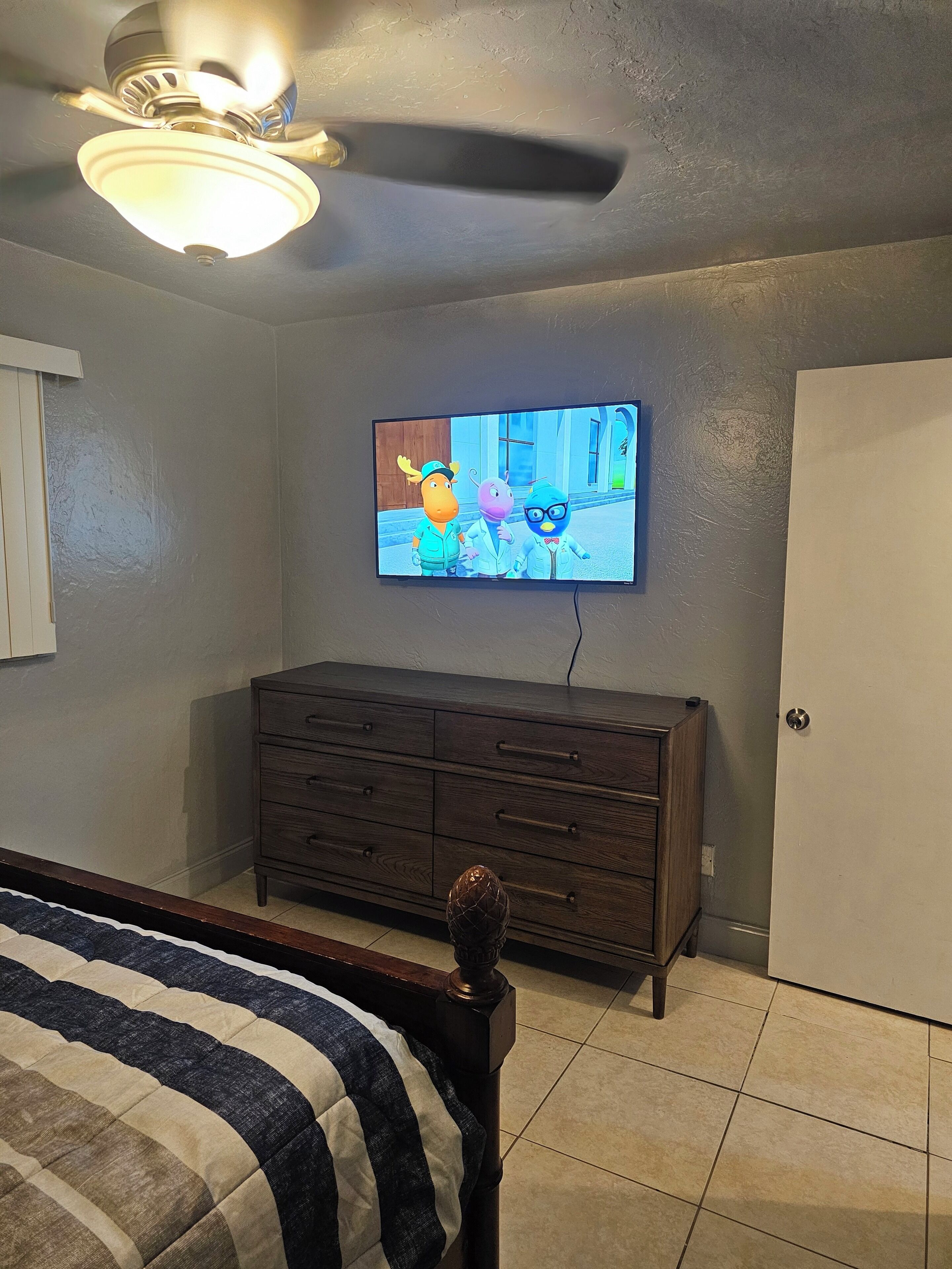 2 soverom, strykejern/-brett, reiseseng for barn og wi-fi