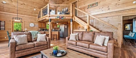 TV, caminetto, tavolo da calcetto