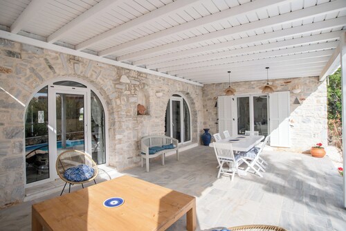 Cavos Paros Pool Villa : A Hidden Oasis with Cycladic Charm near Aliki beach