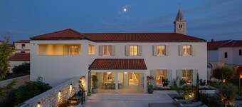 Luxury Villa Marca heated pool 36m2, family, bbq