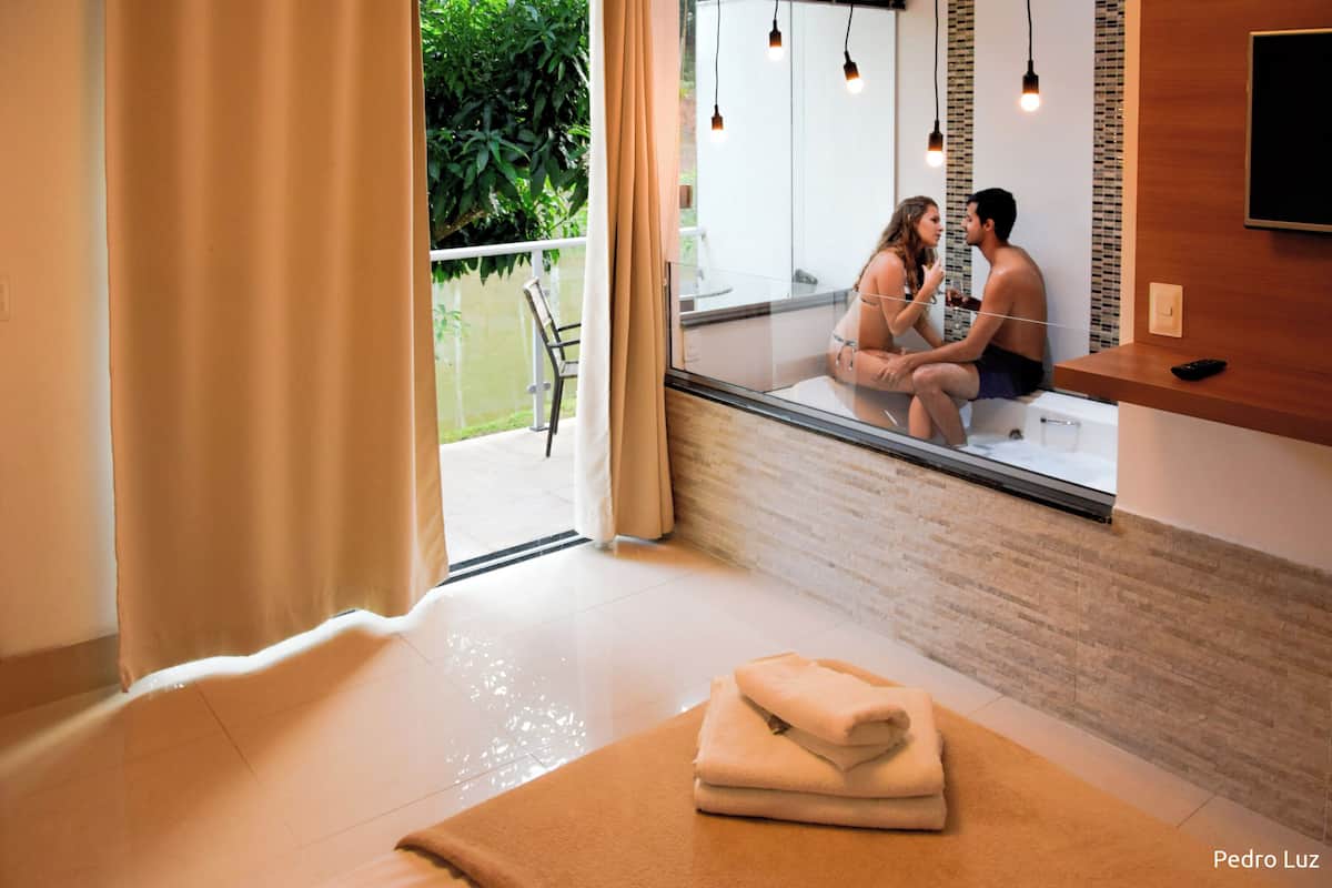 Suite romántica | 1 habitación, escritorio y espacio para trabajar con laptop