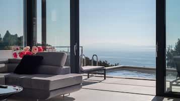 Een verwarmd zwembad