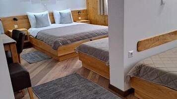 Comfort Quadruple Room | Soundproofing, free WiFi