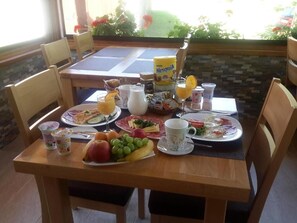 Kontinental frokost hver dag (EUR 10 per person)