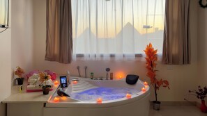 Elite Studio | Deep soaking bathtub