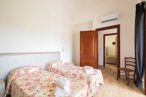 2 bedrooms, bed sheets