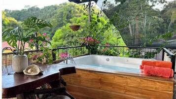 Bañera de hidromasaje exterior