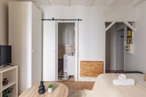 Studio | Iron/ironing board, free WiFi