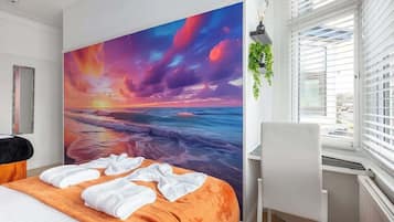 4 bedrooms, iron/ironing board, WiFi, bed sheets