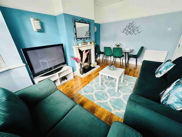 TV, offices - Contractor Friendly | 2 Bath | Long Stay’s | Wifi (Southend-on-Sea)