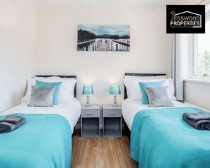 3 bedrooms, iron/ironing board, WiFi, bed sheets - Contractors Home 3 Bed 2.5 Bath | Parking | Wifi (Luton)