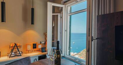 Casa 67 Seaview Suite & Luxury Bath