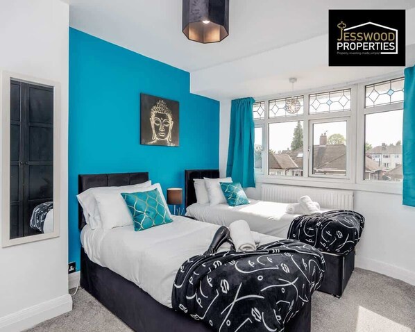 3 bedrooms, iron/ironing board, WiFi, bed sheets