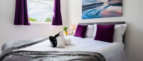 2 bedrooms, iron/ironing board, WiFi, bed sheets