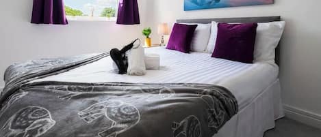 2 chambres, fer et planche Ă repasser, Wi-Fi, draps fournis