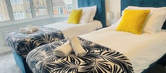 Contractor Friendly | 2 Bath |Free Parking | Wifi