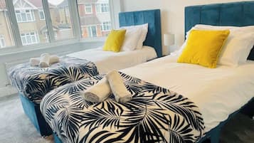 3 bedrooms, iron/ironing board, WiFi, bed sheets
