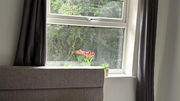 2 chambres, fer et planche Ă repasser, Wi-Fi, draps fournis