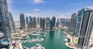 Marina - Damac Heights Fendi - One Bedroom Apartment, Sleeps 2 (Dubai)