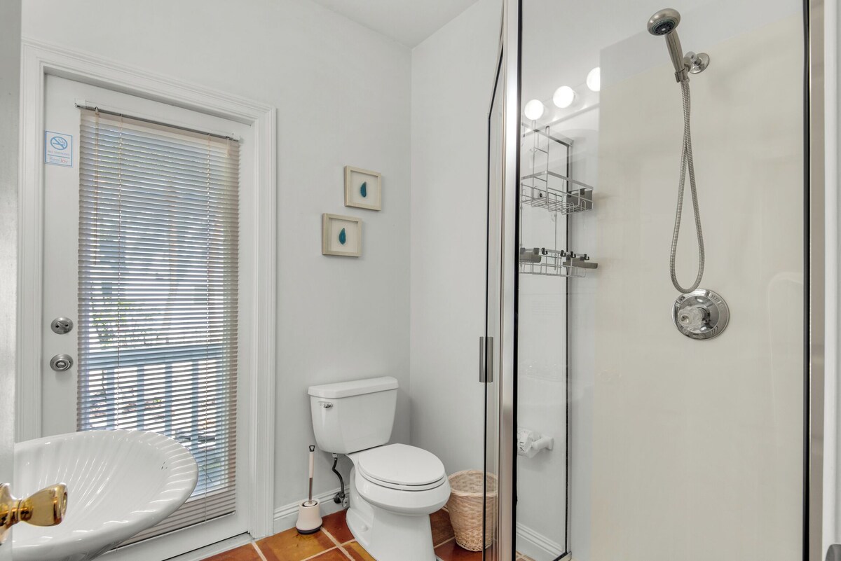 Photo 29 of 🏖️Crystal Beach Cottage-Private Beach Access-Dog Friendly🐾Beachwood Bliss
