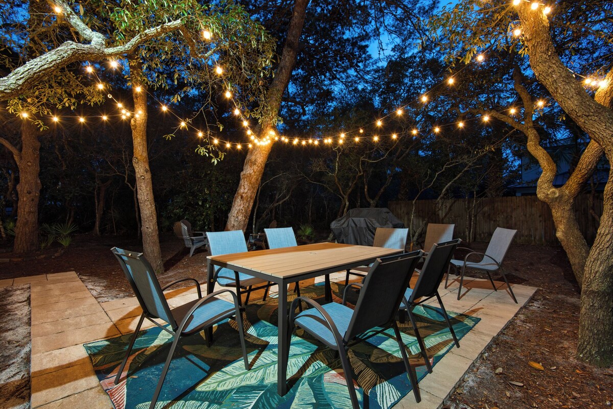 🏖️Crystal Beach Cottage-Private Beach Access-Dog Friendly🐾Beachwood Bliss