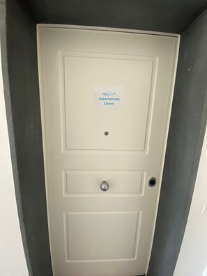 Interior entrance - Short Let's Veronese (Olbia)