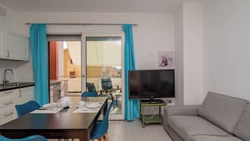 Standard Studio, 1 Double Bed | Living area