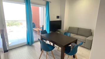 Standard Studio, 1 Double Bed | Living area