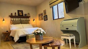 Apartment | In-room safe, blackout curtains, iron/ironing board, free WiFi