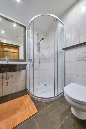 Hair dryer, towels, soap, toilet paper - Haus Miller (Sankt Veit im Pongau)