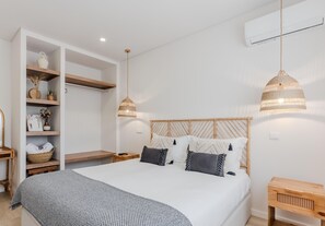Suite, Nichtraucher | Schallisolierte Zimmer, Bügeleisen/Bügelbrett, kostenloses WLAN