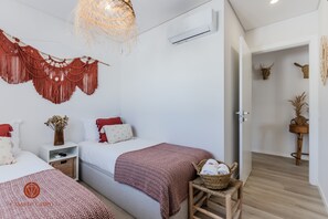 Kamer, niet-roken | Geluiddichte muren, een strijkplank/strijkijzer, gratis wifi