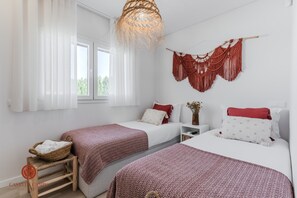 Kamer, niet-roken | Geluiddichte muren, een strijkplank/strijkijzer, gratis wifi