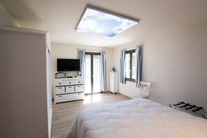 1 chambre, fer et planche à repasser, Wi-Fi gratuit, draps fournis