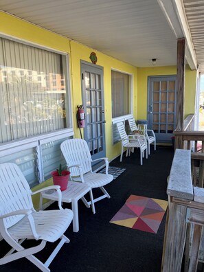 Terrace/patio - Charming 2-bedroom apartment with a great view! (Clearwater)