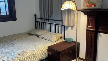 1 bedroom, desk, iron/ironing board, WiFi