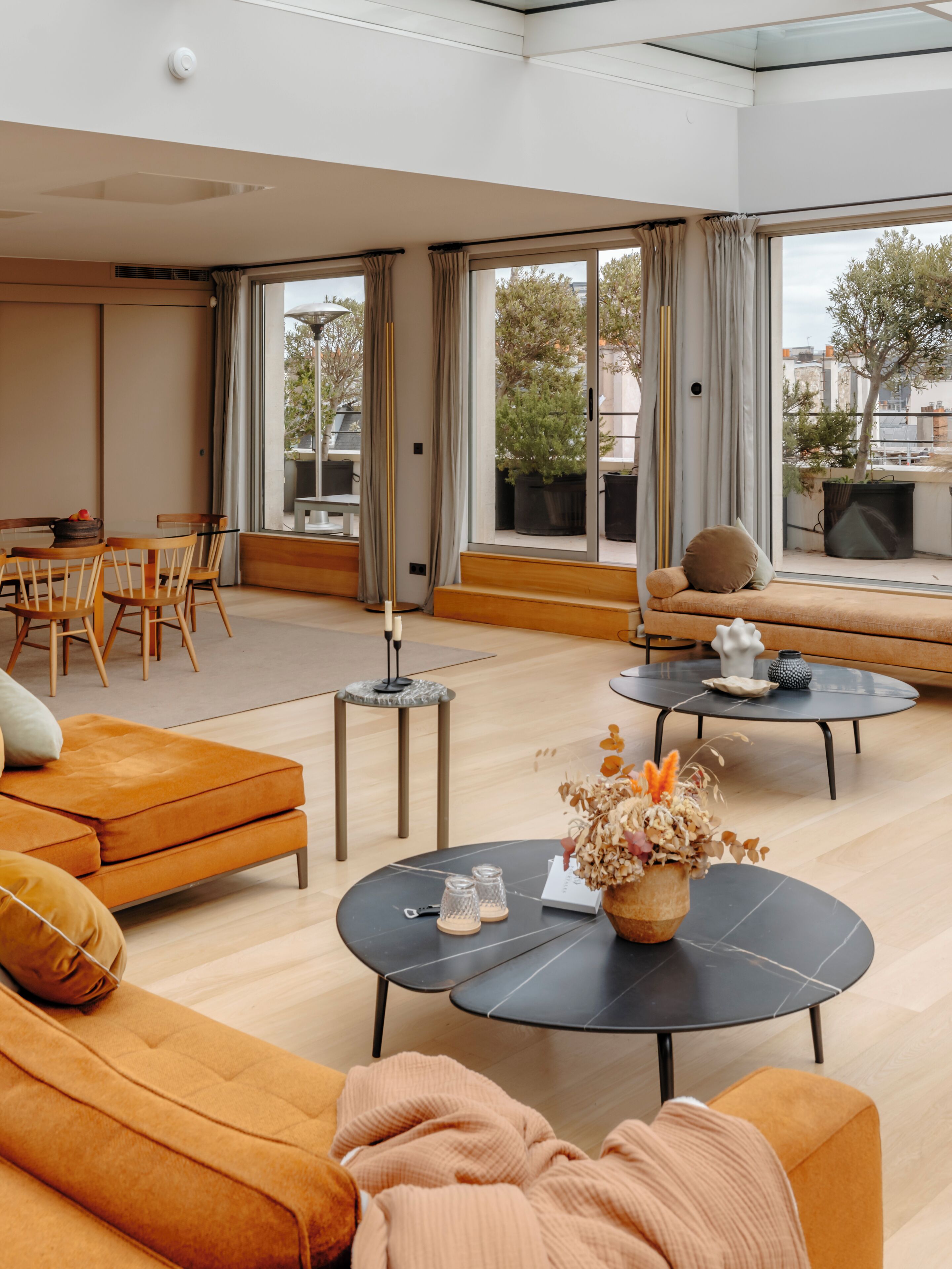 Sky Penthouse | Área de sala de estar | Smart TV y impresora 