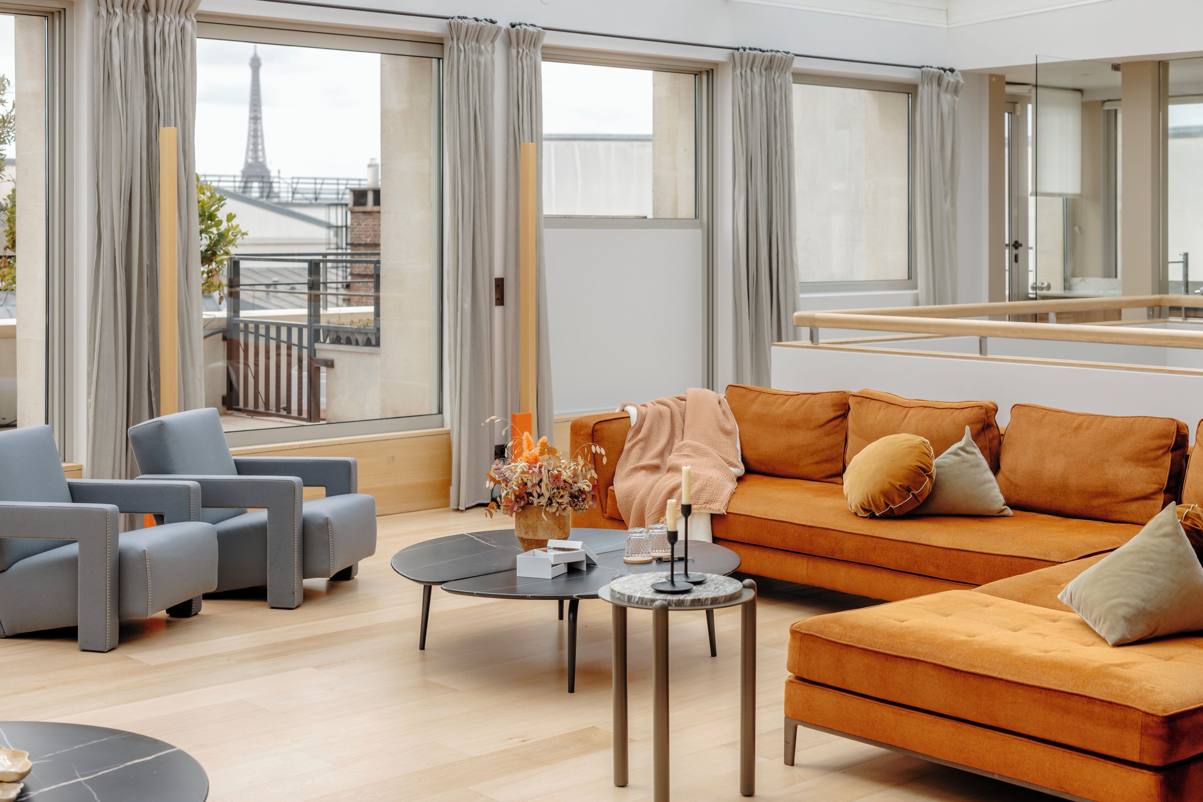 Sky Penthouse | Ropa de cama de alta calidad, minibar y cortinas blackout 