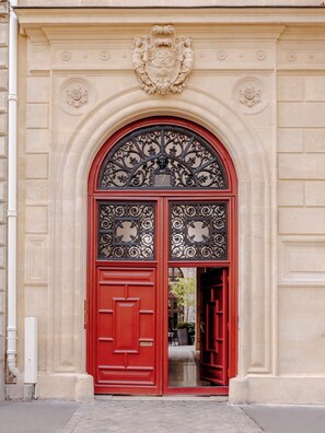 Πρόσοψη καταλύματος