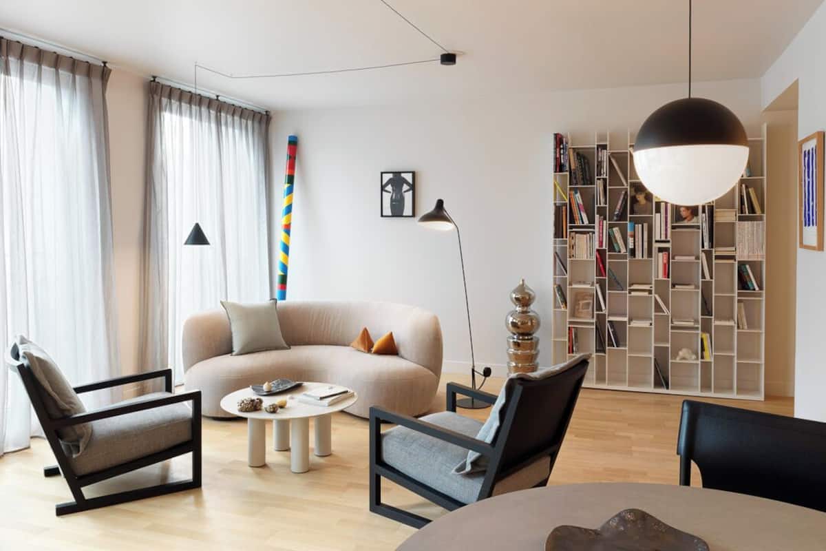 Suite, 1 letto king, vista città | Area soggiorno | Stampante