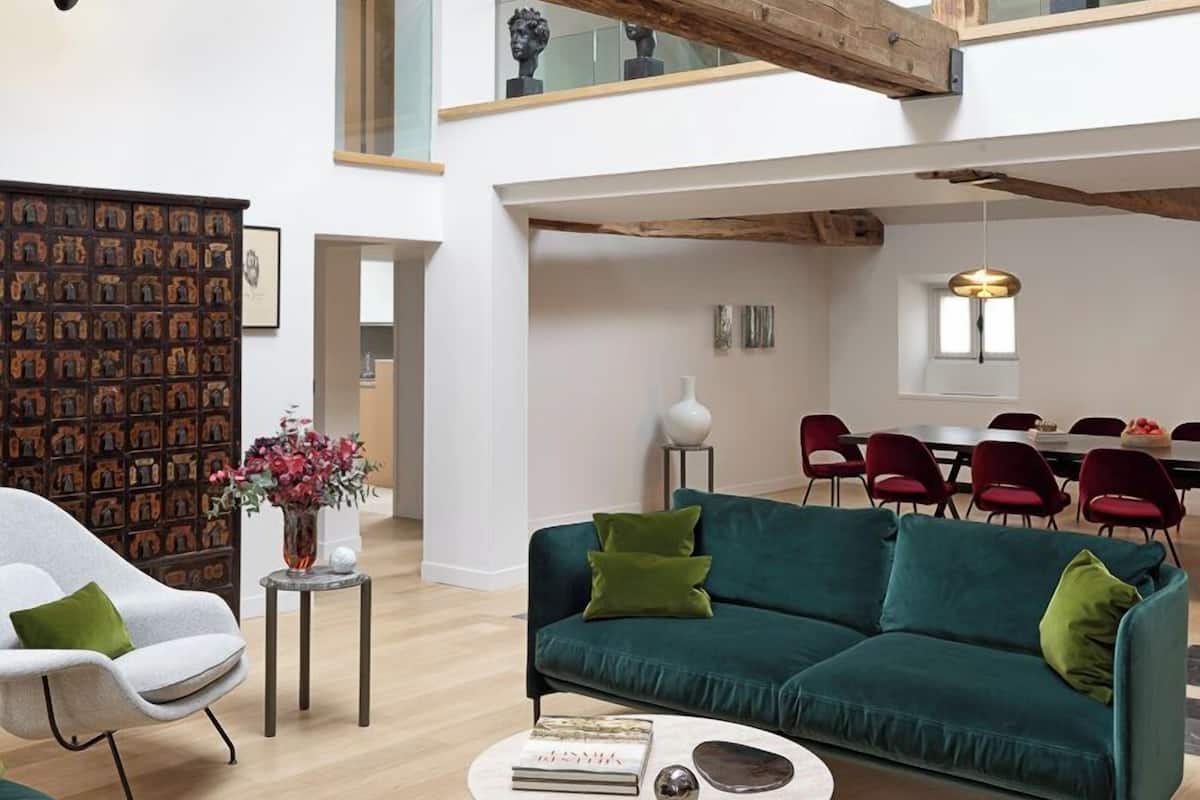 Suite Executive, letti multipli, vista città | Area soggiorno | Stampante