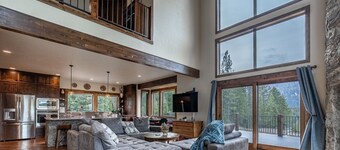 Secluded River Retreat 8 minutes from West Entrance to Glacier National Park.