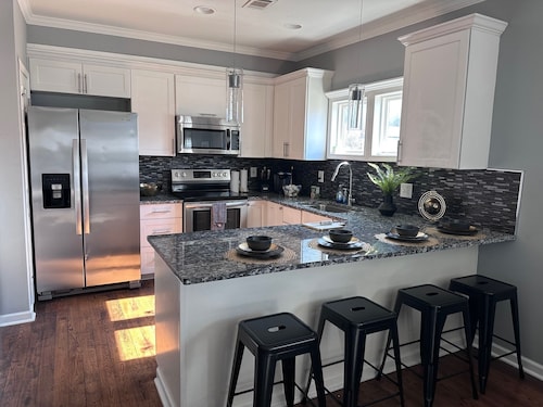 Historic Westside Gem - Backyard Oasis