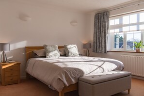 4 dormitorios, escritorio, tabla de planchar con plancha y wifi