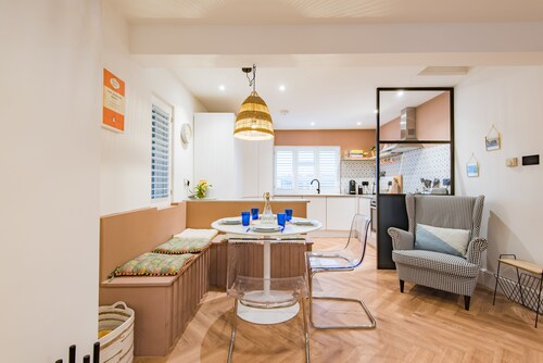 The Printer's Place, Deal